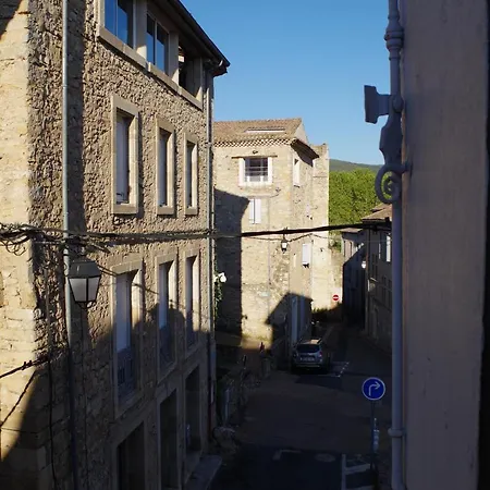 بيت ضيافة La Tour De L'ange Hérépian